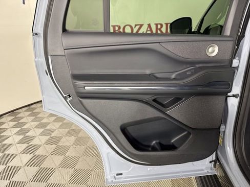 New 2025 Lincoln Navigator Reserve w/ Jet Appearance Package image 19