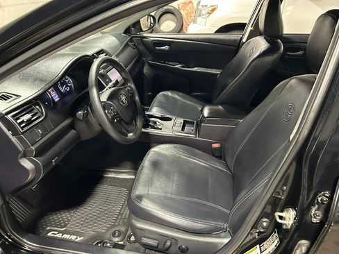 Used 2017 Toyota Camry LE FWD image 9