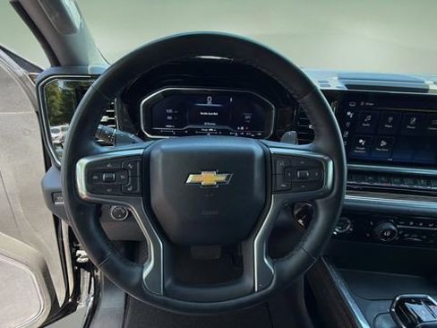 Used 2023 Chevrolet Silverado 1500 LT AWD/4WD image 14