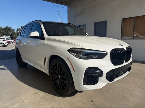 Used 2022 BMW X5 sDrive40i w/ M Sport Package RWD image 2