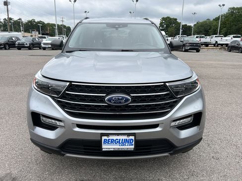 Used 2024 Ford Explorer XLT w/ Equipment Group 202A AWD/4WD image 2