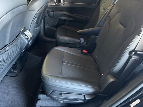 Used 2025 Kia Sorento EX image 9