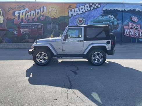Certified 2018 Jeep Wrangler Sahara w/ Connectivity Group AWD/4WD image 2