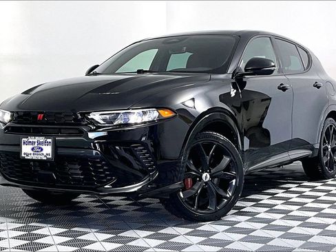 Used 2024 Dodge Hornet R/T Plus w/ Track Pack AWD/4WD image 2