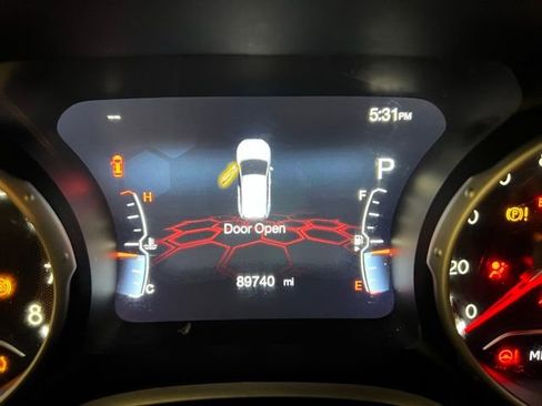 Used 2019 Jeep Compass Limited image 30