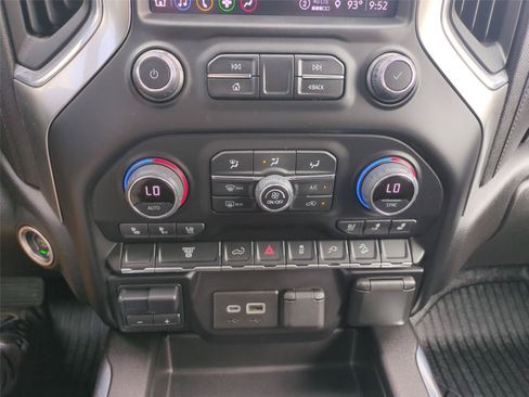 Used 2022 Chevrolet Silverado 2500 LTZ AWD/4WD image 24