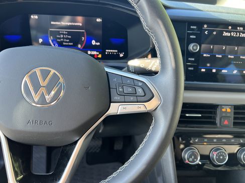 Certified 2023 Volkswagen Taos SE w/ Panoramic Sunroof Package FWD image 18
