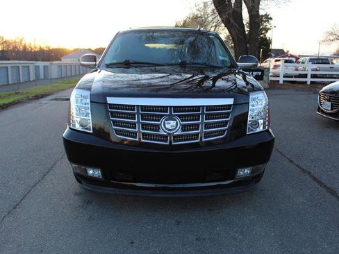 Used 2008 Cadillac Escalade AWD image 2