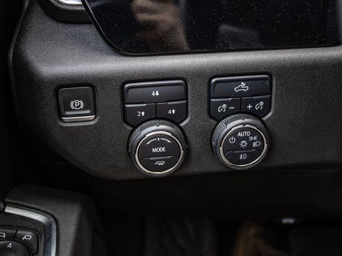 Used 2025 Chevrolet Silverado 2500 LT AWD/4WD image 36