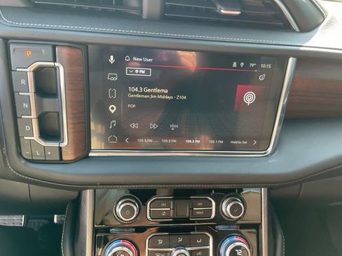 Used 2023 GMC Yukon XL Denali Ultimate AWD/4WD image 9