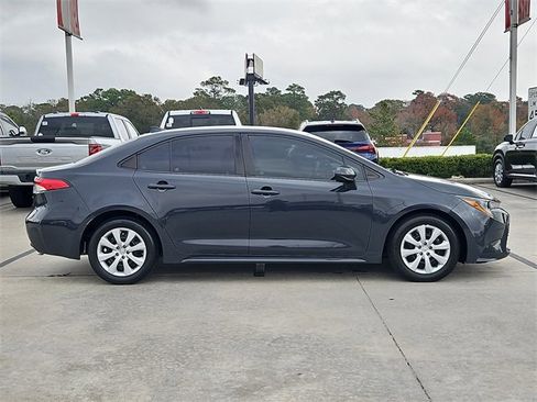 Used 2023 Toyota Corolla LE image 9