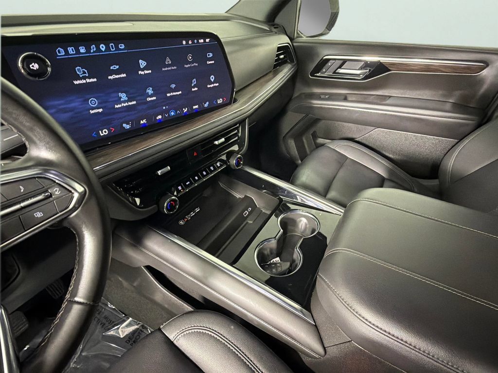 Used 2025 Chevrolet Tahoe LT AWD/4WD image 19