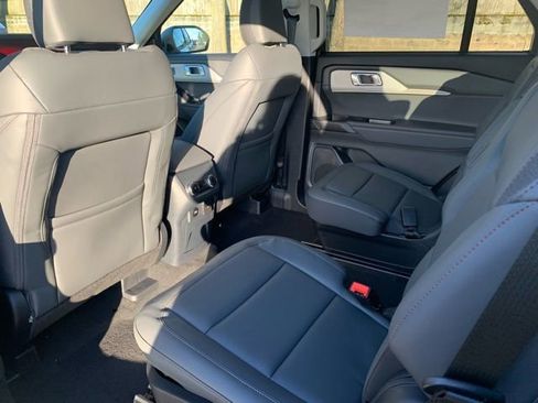 New 2026 Ford Explorer Active w/ Active Comfort Package image 16