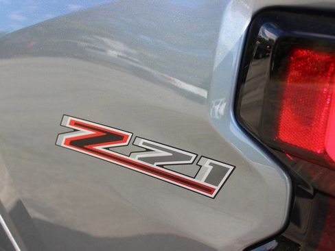 Used 2023 Chevrolet Colorado Z71 image 14