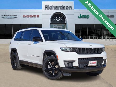 Certified 2022 Jeep Grand Cherokee L Laredo image 1