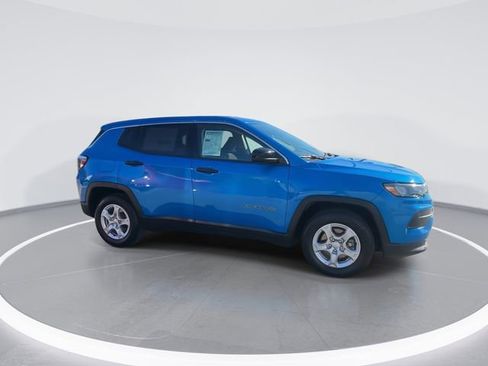Used 2022 Jeep Compass Sport image 9