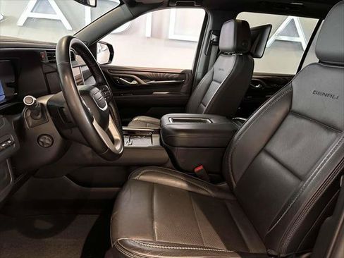 Used 2023 GMC Yukon XL Denali AWD/4WD image 10