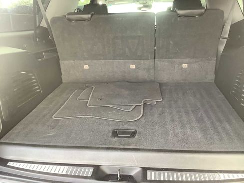 Used 2019 GMC Yukon XL Denali w/ Denali Ultimate Package image 19