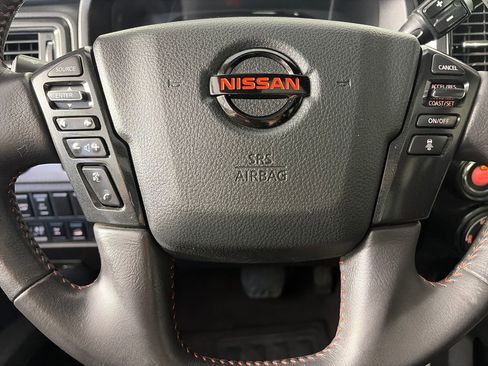 Used 2022 Nissan Titan PRO-4X w/ Pro-4x Convenience Package AWD/4WD image 16