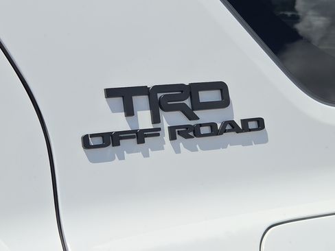 Certified 2026 Toyota 4Runner TRD Off-Road Premium AWD/4WD image 31