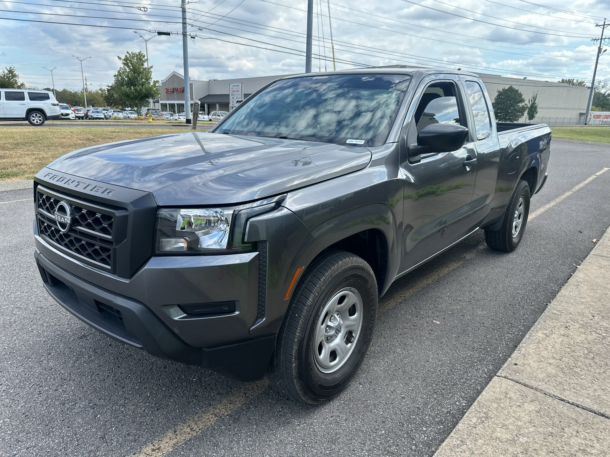 Used 2022 Nissan Frontier S RWD image 8