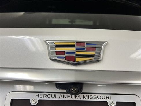 Certified 2023 Cadillac XT6 Premium Luxury image 32