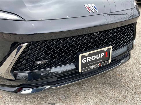 Used 2025 Buick Envision Sport Touring image 29