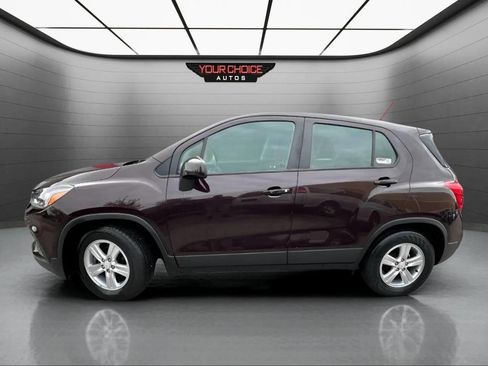 Used 2020 Chevrolet Trax LS image 2