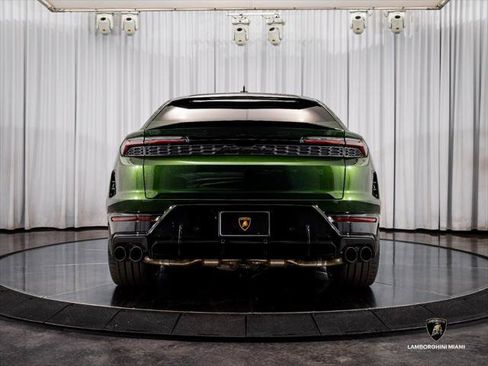 Used 2025 Lamborghini Urus SE AWD/4WD image 10