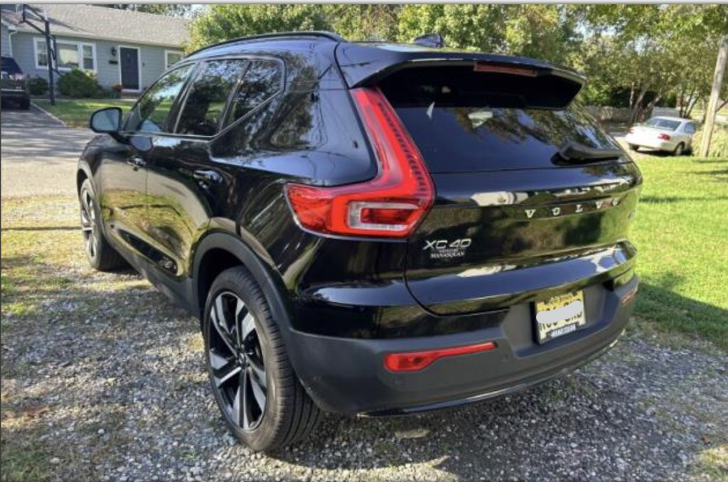 Used 2024 Volvo XC40 B5 Plus w/ Climate Package AWD/4WD image 17