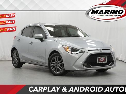 Used 2020 Toyota Yaris XLE image 1