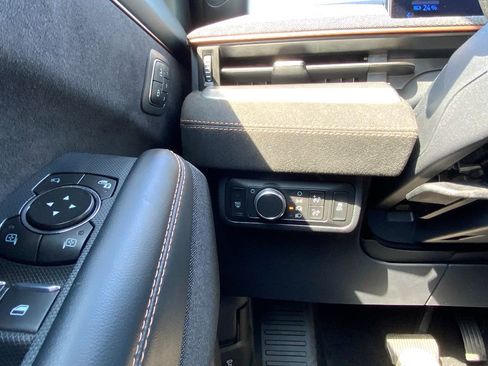 Used 2021 Ford Mustang Mach-E GT image 31