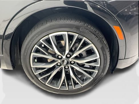 Used 2025 Cadillac XT4 Sport FWD image 13
