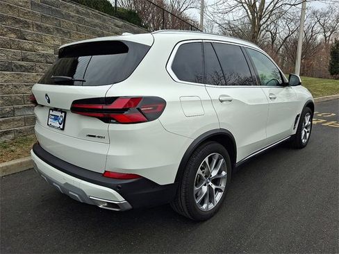 Used 2024 BMW X5 xDrive40i w/ Parking Assistance Package image 6