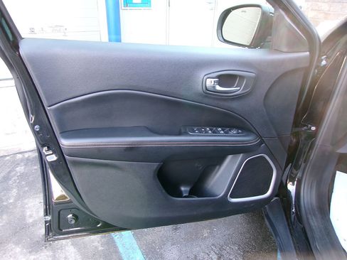 Used 2019 Jeep Compass Latitude w/ Popular Equipment Group image 16