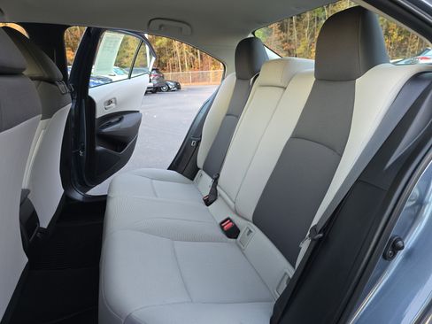 Used 2022 Toyota Corolla LE image 13