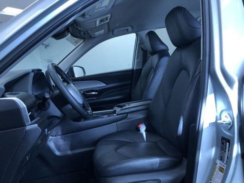 Certified 2025 Toyota Grand Highlander AWD image 20