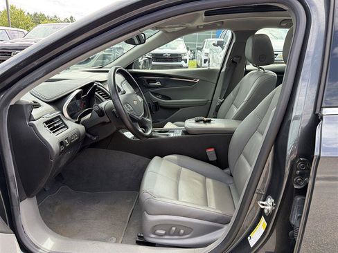 Used 2019 Chevrolet Impala LT w/ Sunroof and Spoiler Package FWD image 9