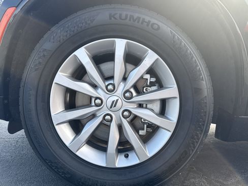 Used 2025 Dodge Durango GT RWD image 12