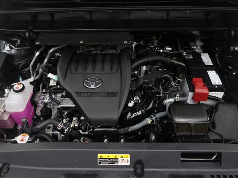 Used 2024 Toyota Highlander XLE image 33