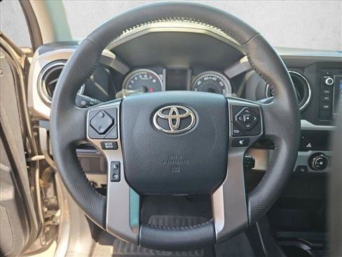 Used 2016 Toyota Tacoma SR5 w/ Towing Package RWD image 12