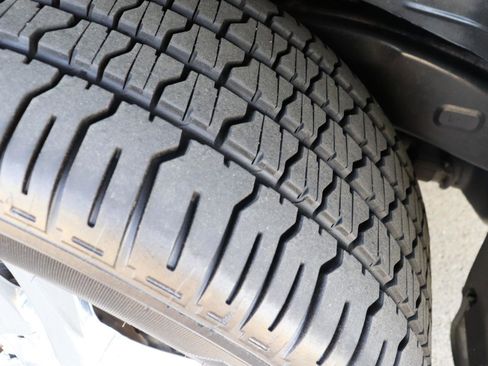 Used 2014 Lexus LX 570 4WD image 92