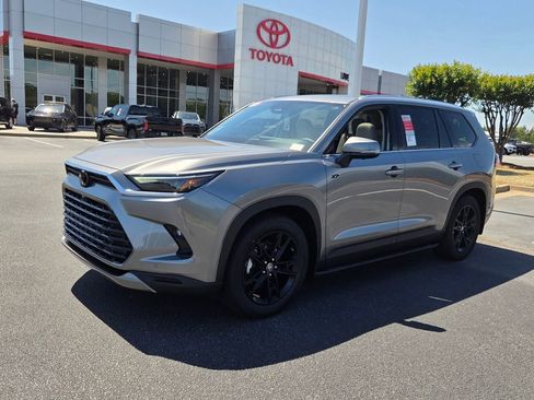 New 2026 Toyota Grand Highlander FWD image 3