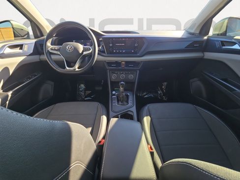 Used 2022 Volkswagen Taos SE image 3