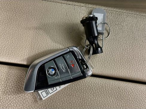 Used 2017 BMW 540i xDrive AWD/4WD image 36