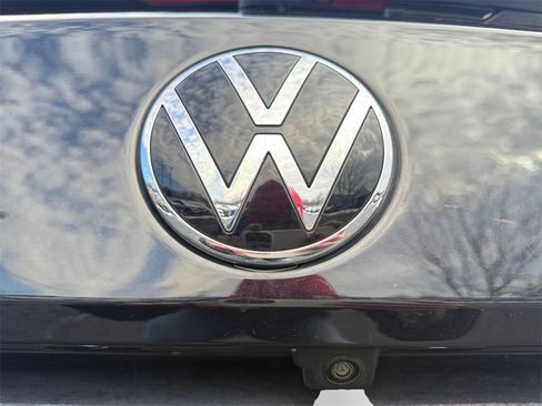 Used 2024 Volkswagen Taos SE image 17