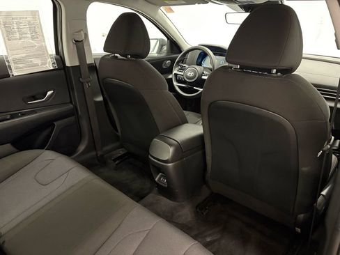 Used 2025 Hyundai Elantra SE image 22