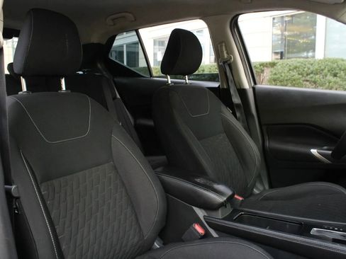 Used 2021 Nissan Kicks SV image 28