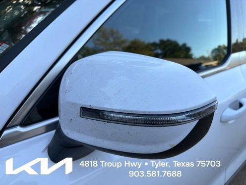 Certified 2025 Kia Telluride LX FWD image 5