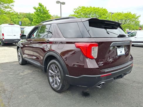 Certified 2022 Ford Explorer XLT w/ Equipment Group 202A AWD/4WD image 4
